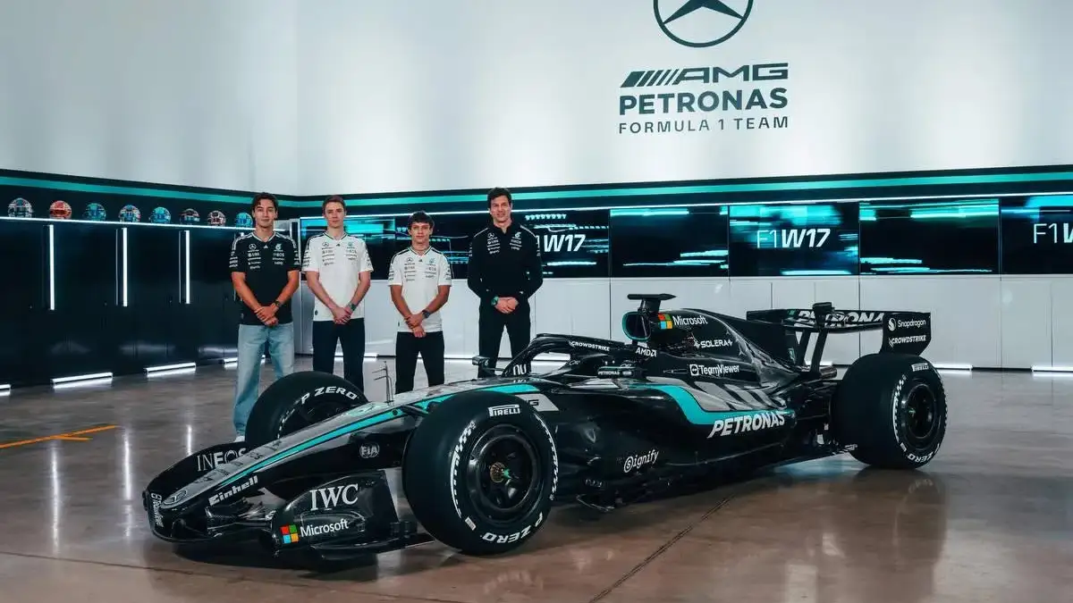 Return of the Silver Arrows: Mercedes Unveils the W17 Challenger for the 2026 F1 Season